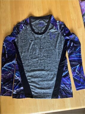Long Sleeve Huntworth Grey Shirt with Purple Printed Sleeves, Size S/M